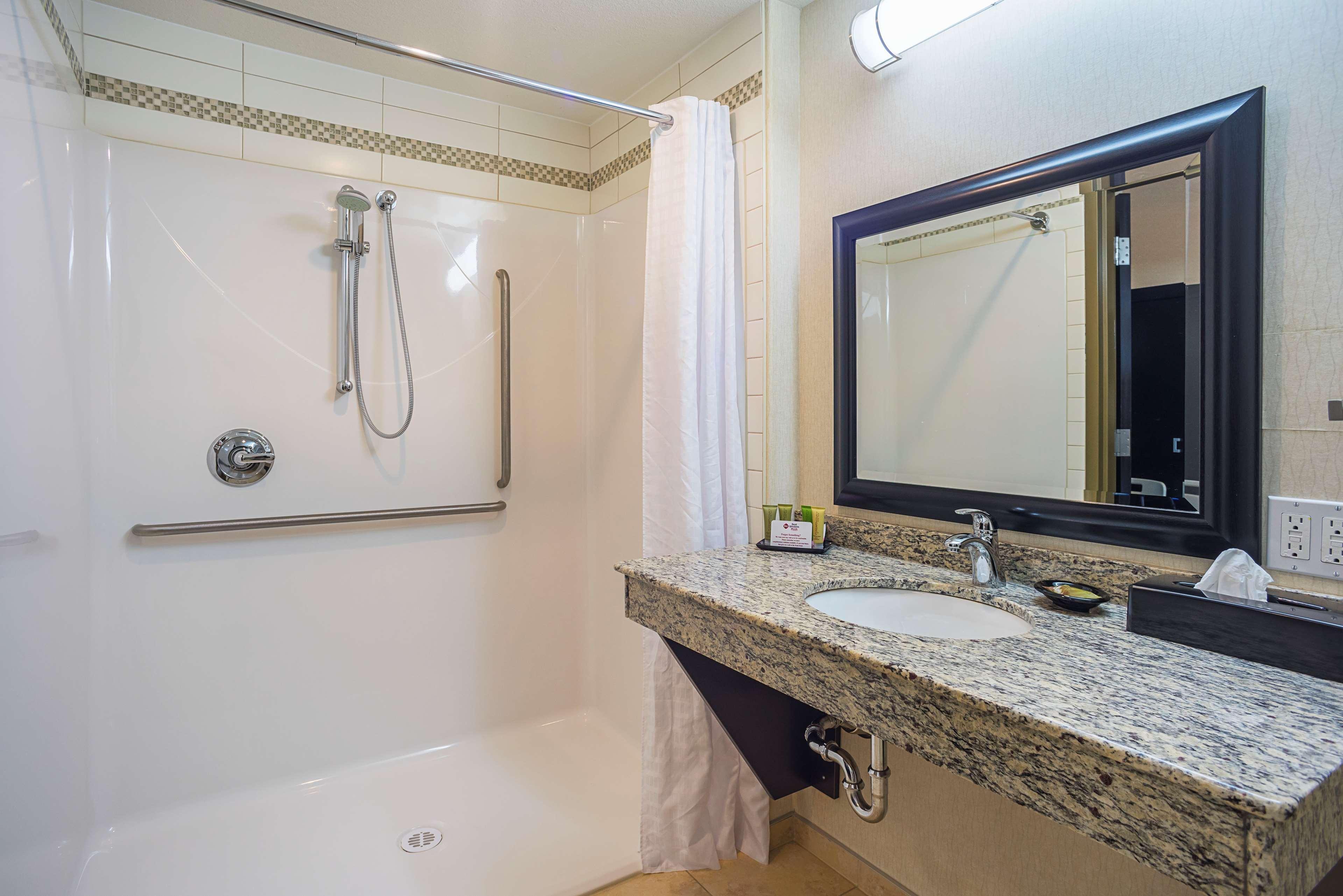 Best Western Wainwright Inn & Suites Dış mekan fotoğraf