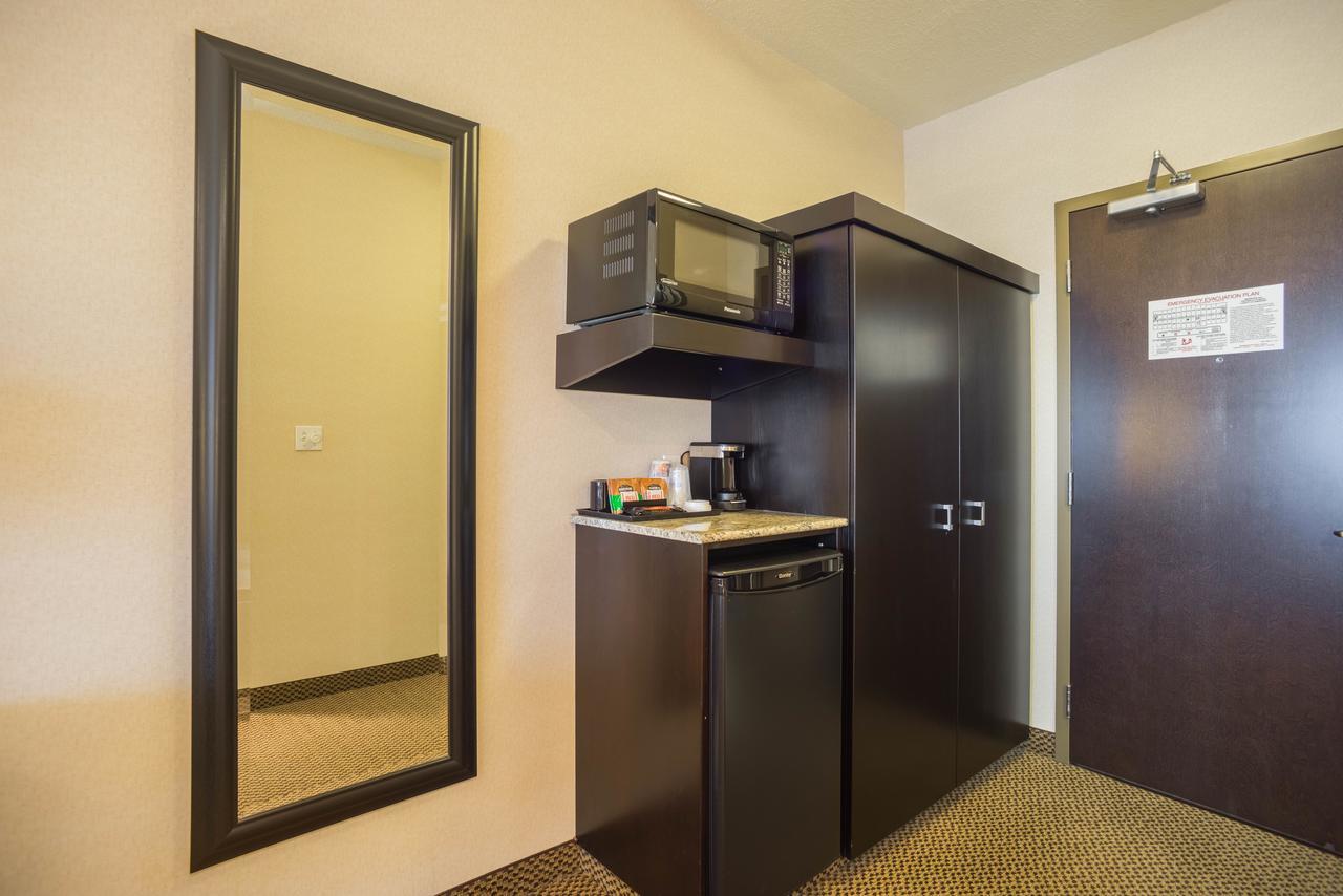 Best Western Wainwright Inn & Suites Dış mekan fotoğraf